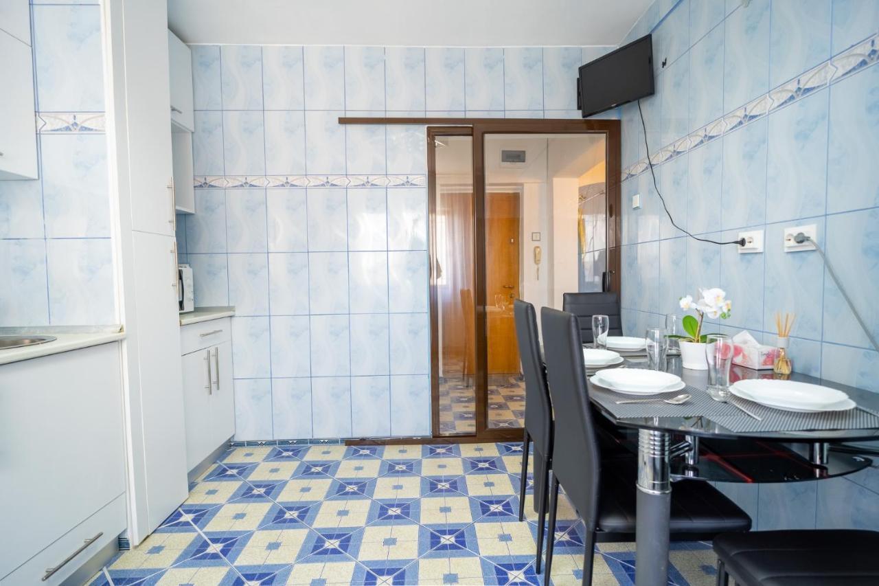 Serene 1Br Apartment With Workspace Bukarest Kültér fotó