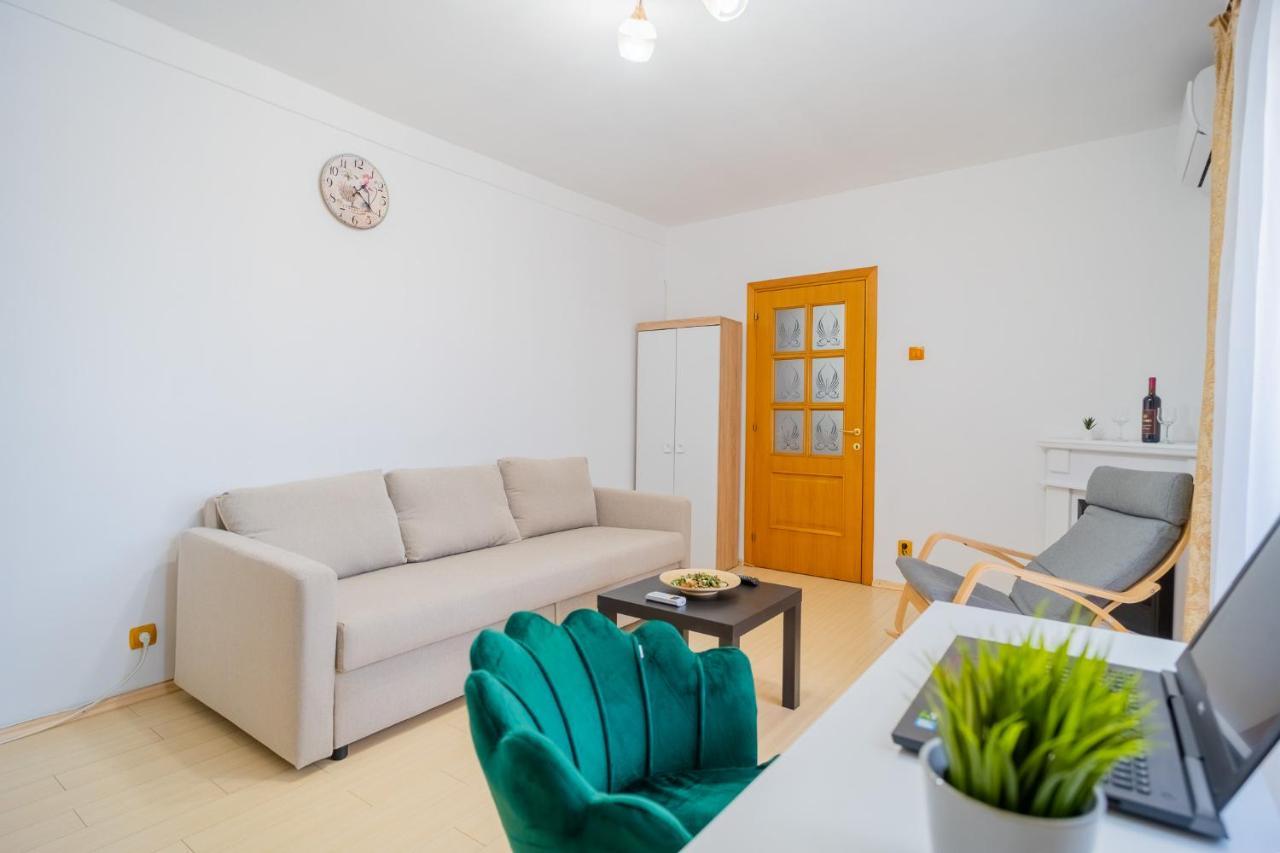 Serene 1Br Apartment With Workspace Bukarest Kültér fotó